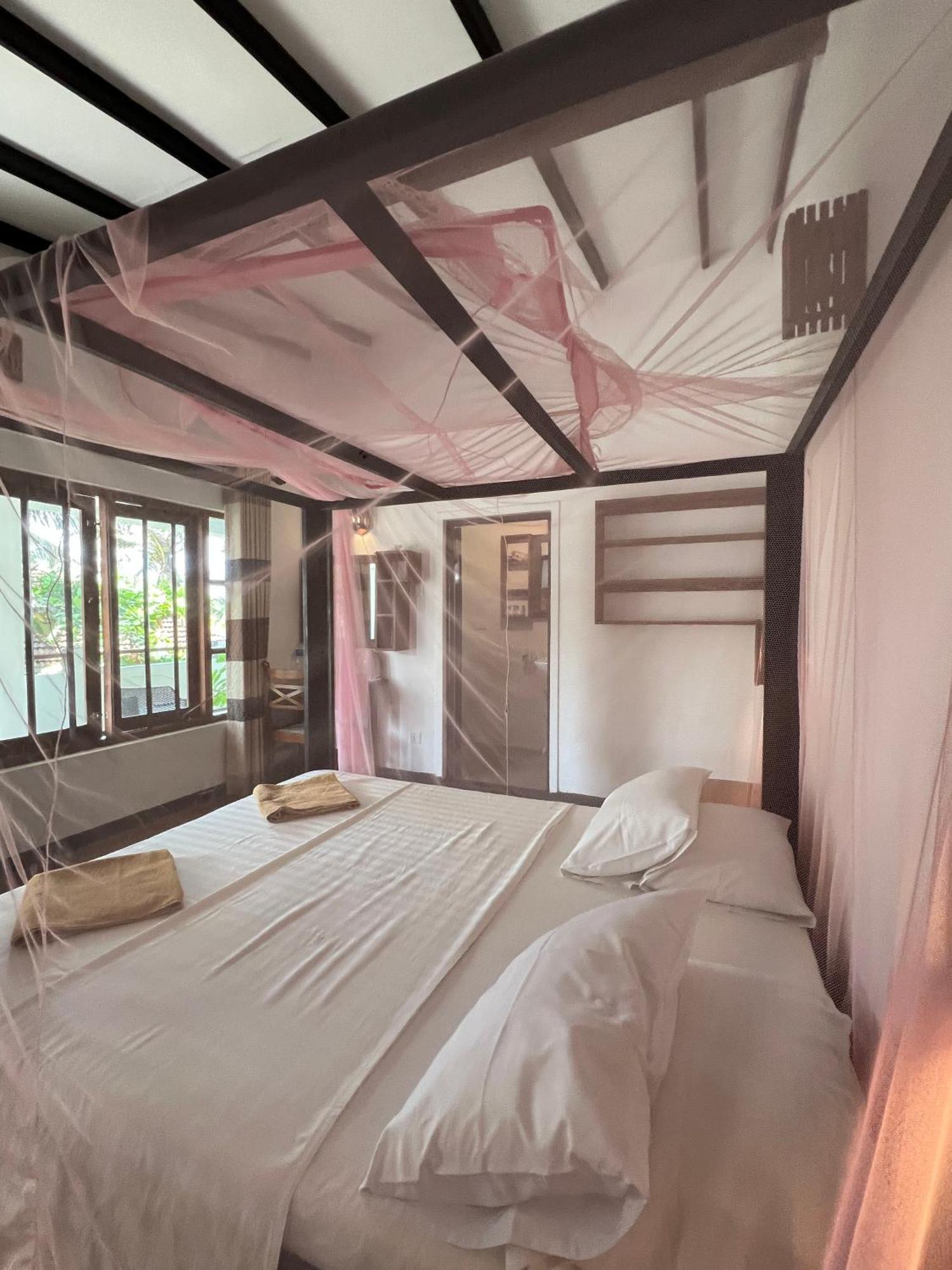 Bed and Breakfast Sailors' Bay Хиккадува Экстерьер фото