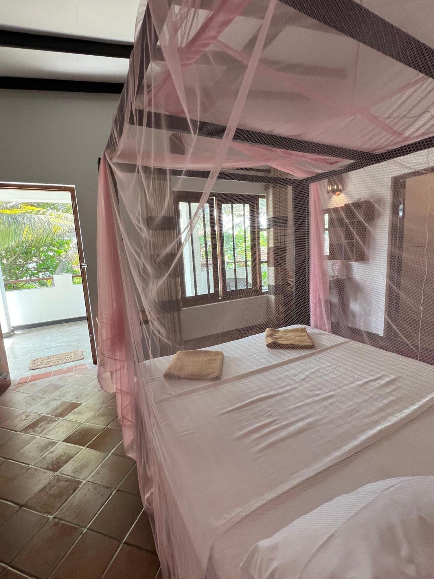 Bed and Breakfast Sailors' Bay Хиккадува Экстерьер фото