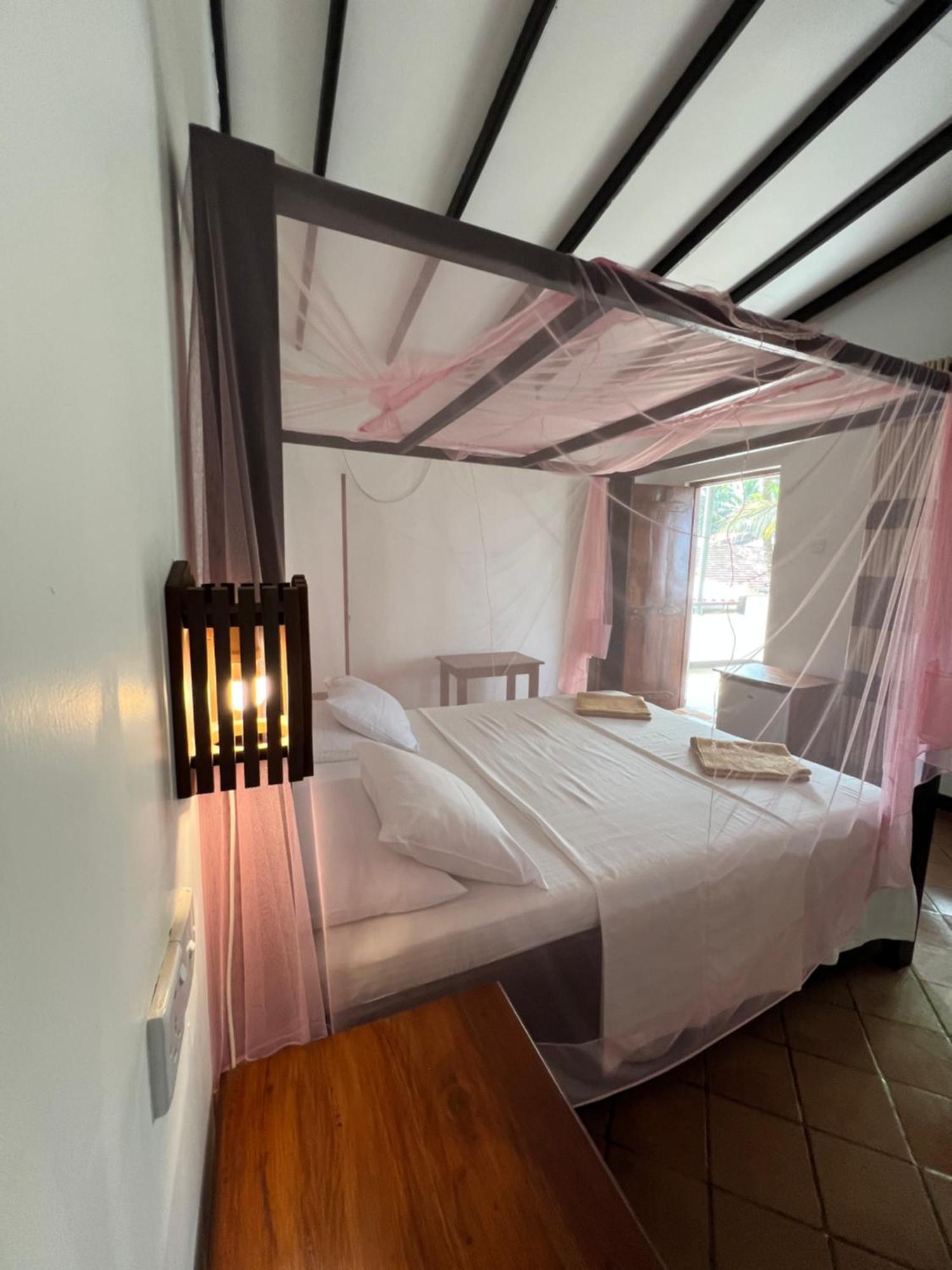 Bed and Breakfast Sailors' Bay Хиккадува Экстерьер фото