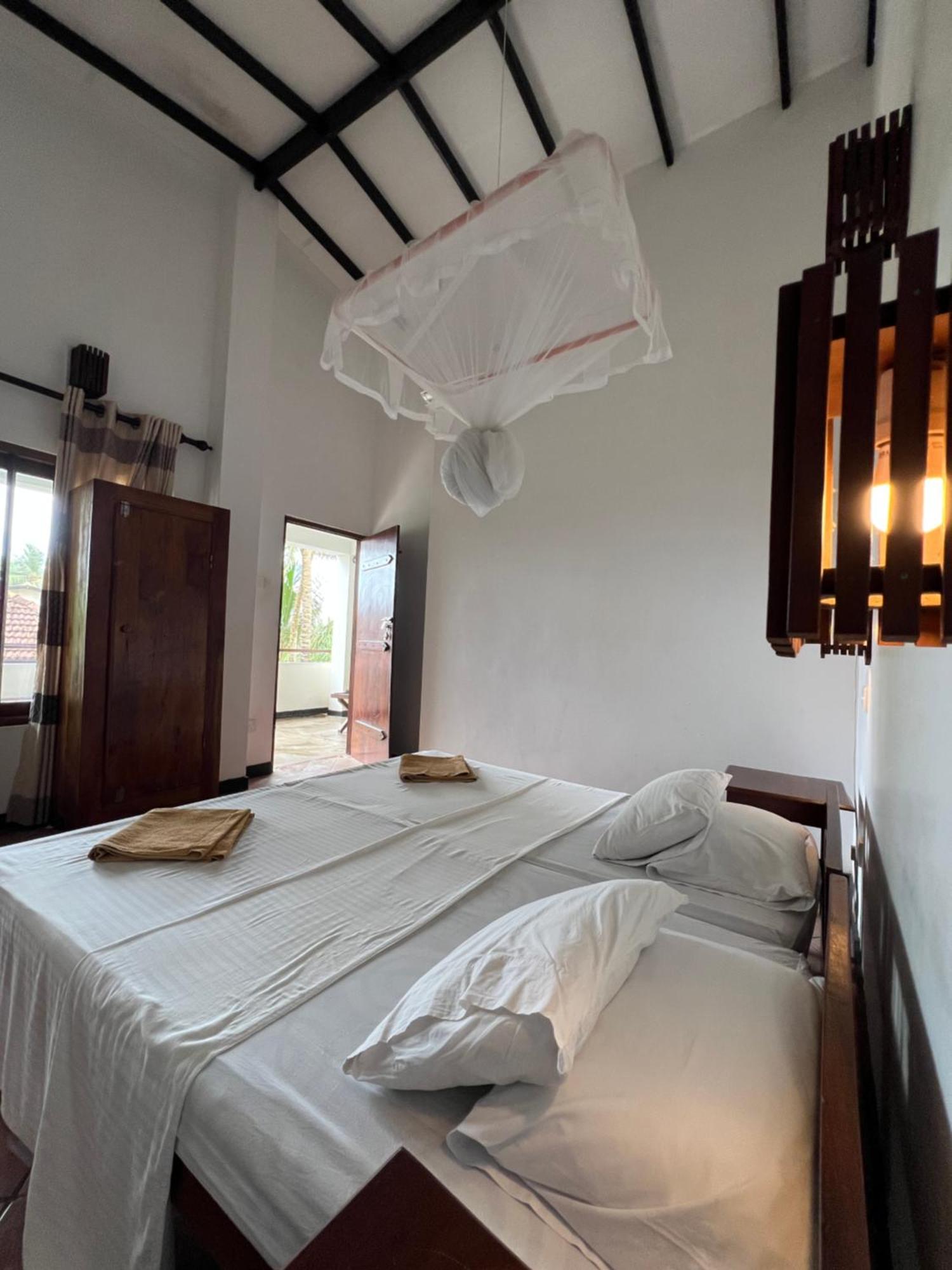 Bed and Breakfast Sailors' Bay Хиккадува Экстерьер фото